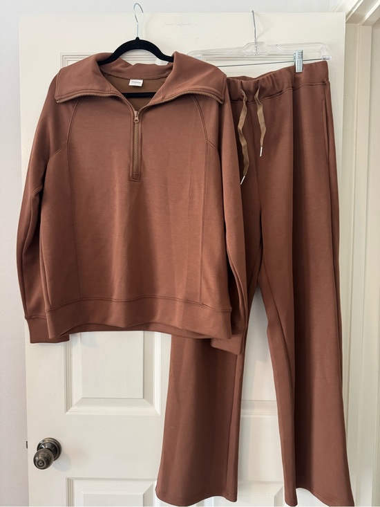 xieerduo Pants - Women's Zip-Neck Pullover & Drawstring Joggers Set - Brown